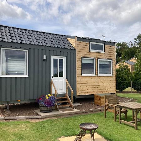 Вилла The Cedar Tiny House Coldingham Экстерьер фото
