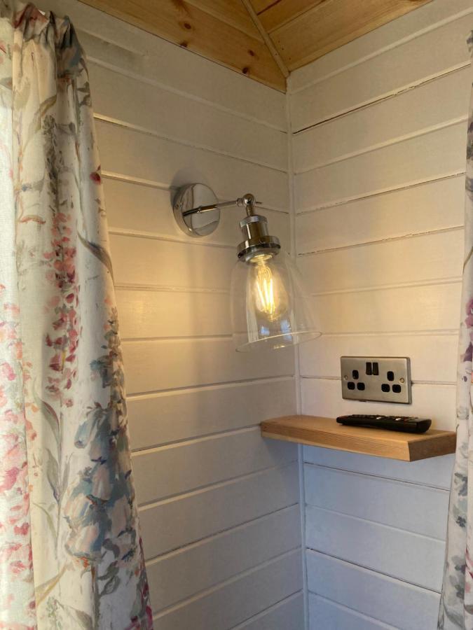 Вилла The Cedar Tiny House Coldingham Экстерьер фото